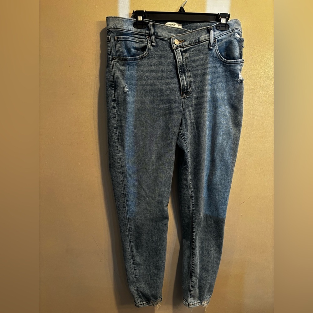 Abercrombie & Fitch Women's Light Blue Ankle Jeans denim y2k back to school